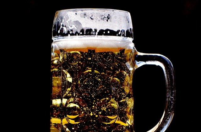 sklenice piva